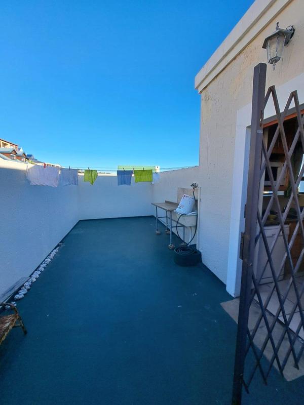To Let 5 Bedroom Property for Rent in Mossel Bay Western Cape